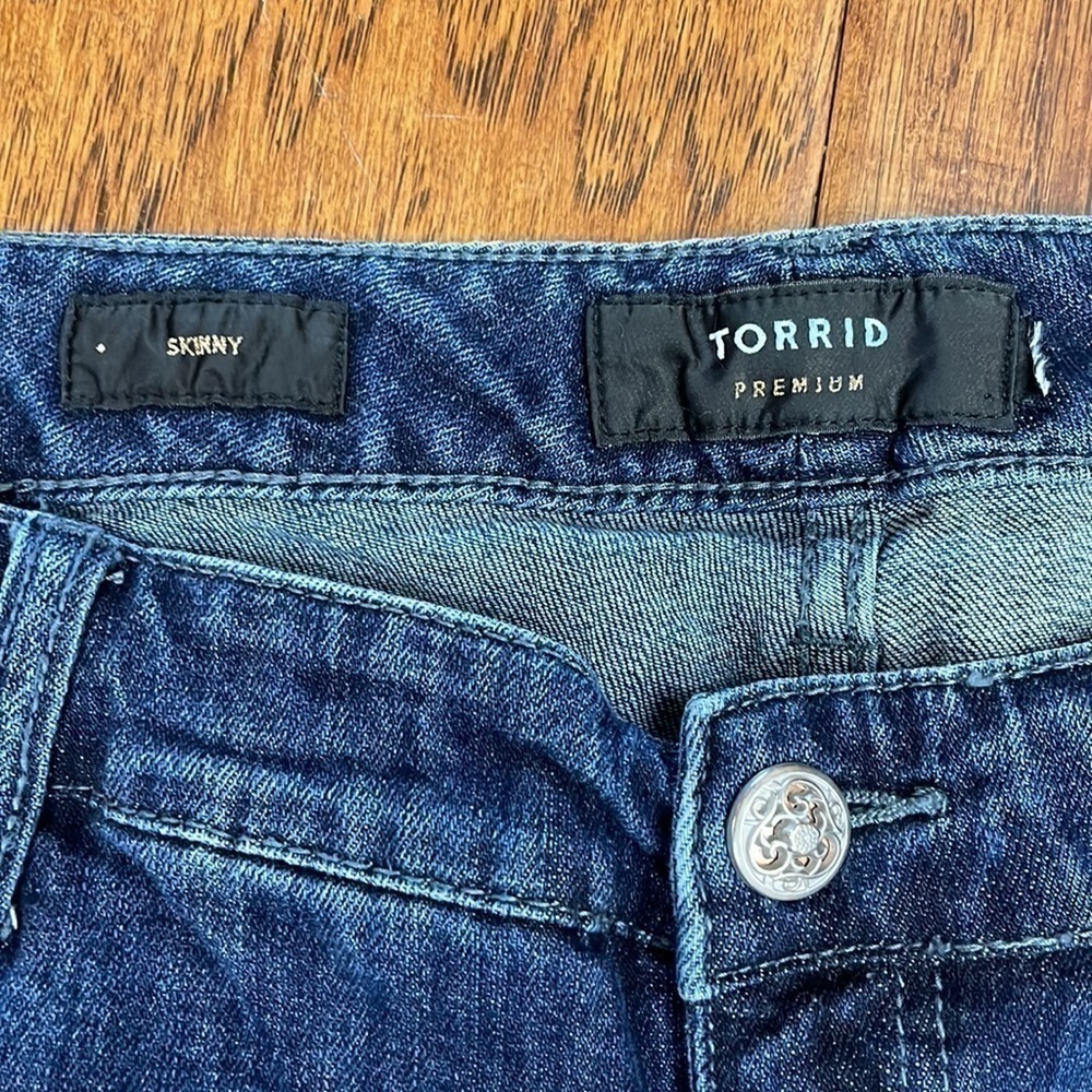 TORRID SKINNY STUDDED JEANS - Picture 3 of 7